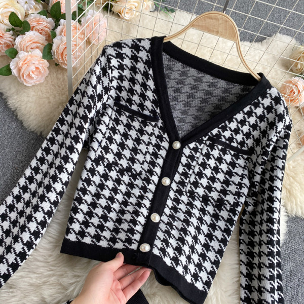 Moodne must-valge naiste komplekt