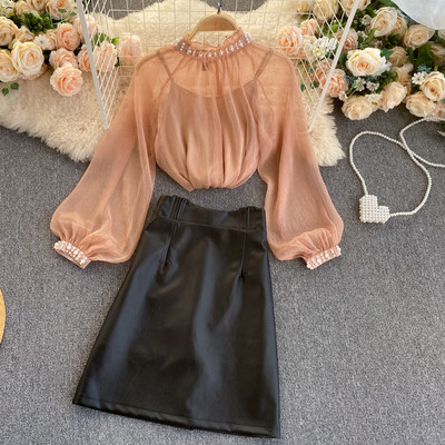 Stiilne naiste nahast seeliku ja särgi komplekt läikiva efektiga