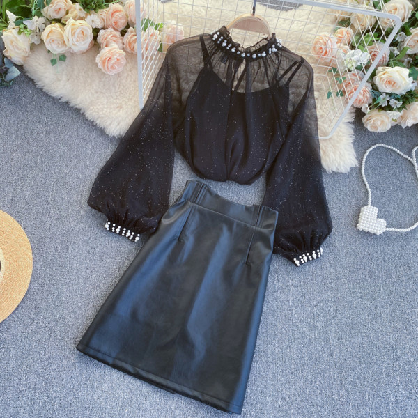 Stiilne naiste nahast seeliku ja särgi komplekt läikiva efektiga