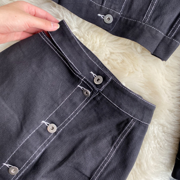 Μοντέρνο γυναικείο τζιν σε μαύρο χρώμα