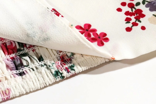 Valge lillemustriga naiste suvekomplekt