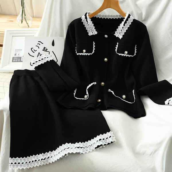 Kaasaegne naiste komplekt nööpidega