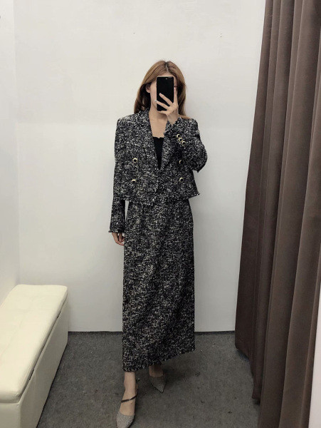 Naiste sügiskomplekt jakist ja seelikust