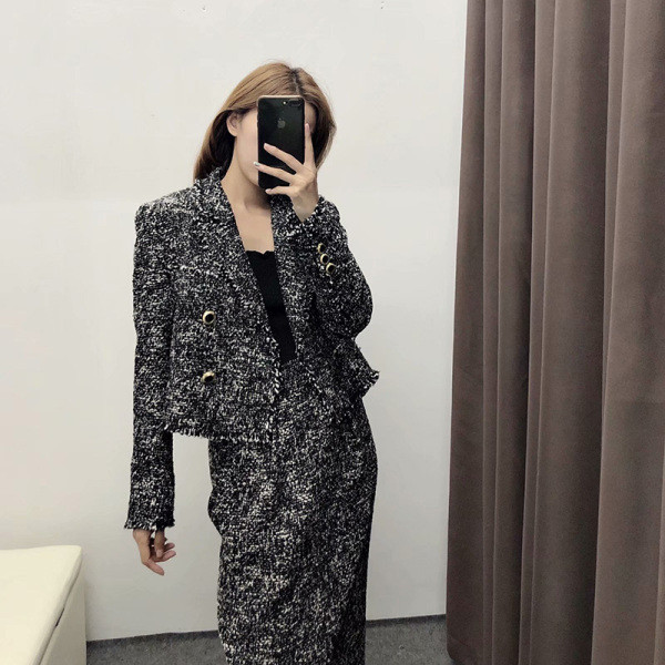 Naiste sügiskomplekt jakist ja seelikust