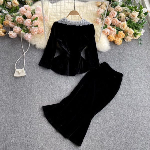 Μαύρο γυναικείο βελούδινο σετ με δαντέλα