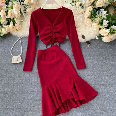 Φθινόπωρο-χειμερινό γυναικείο σετ με φούστα και μπλούζα 