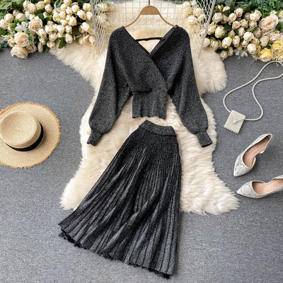 Γυναικείο μοντέρνο καθημερινό σετ με γυαλιστερά σωματίδια - πουλόβερ και φούστα