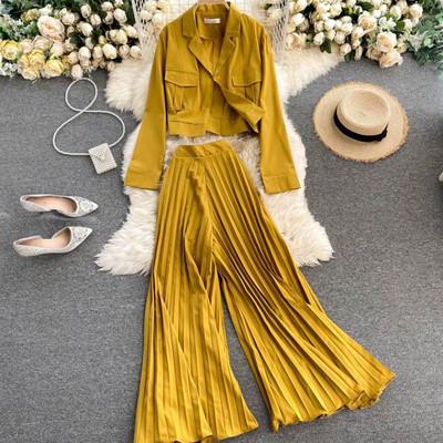 Γυναικείο casual σετ με πλισέ παντελόνι