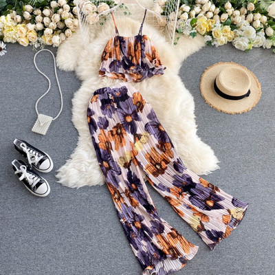 Ежедневен дамски сет от две части с флорални мотиви