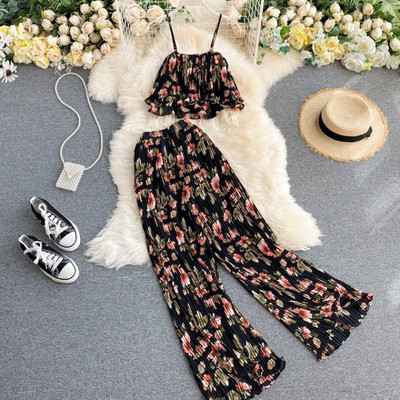 Ежедневен дамски сет от две части с флорални мотиви