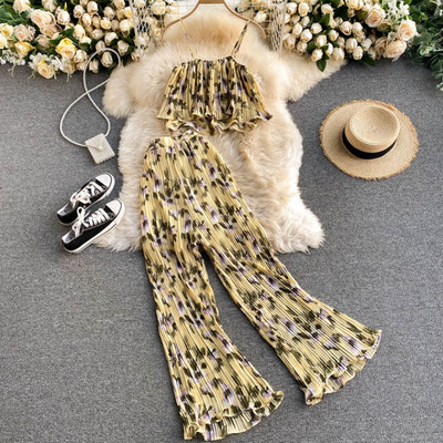 Ежедневен дамски сет от две части с флорални мотиви