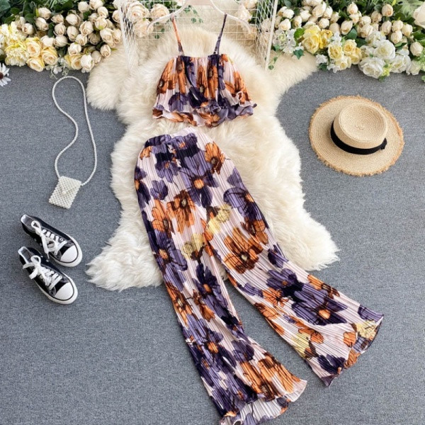 Ежедневен дамски сет от две части с флорални мотиви