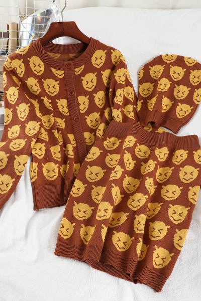 Kolmest osast koosnev igapäevane komplekt