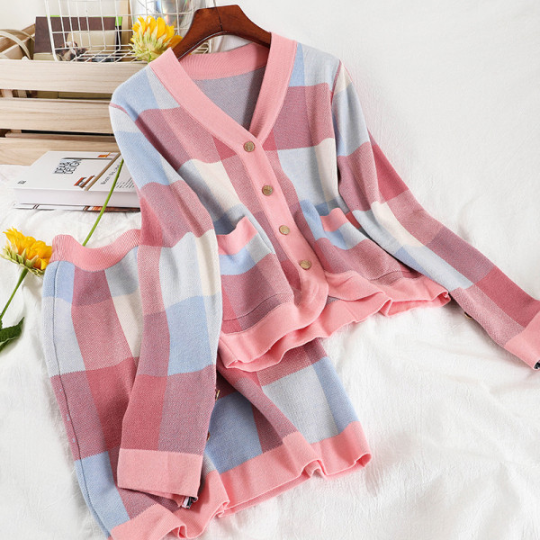 Moodne roosa naiste komplekt