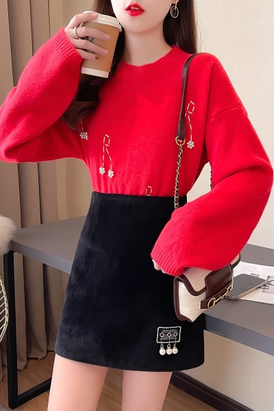 Naiste vabaaja komplekt - kampsun ja seelik