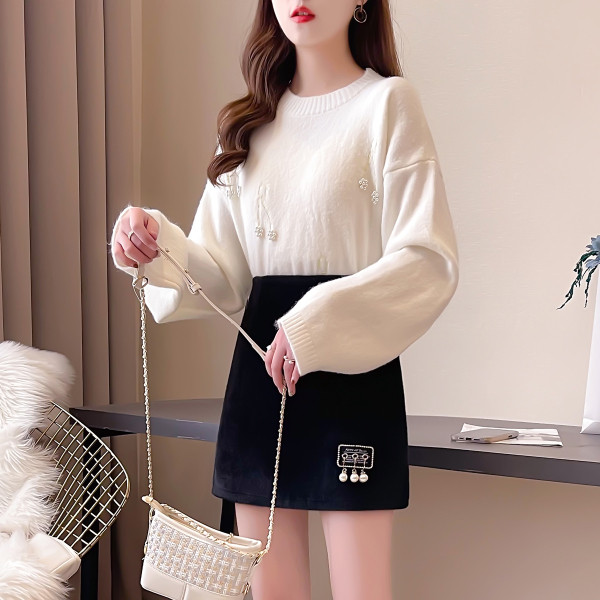 Naiste vabaaja komplekt - kampsun ja seelik