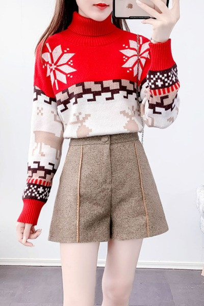 Kõrge kraega sviitri ja lühikeste pükstega komplekt