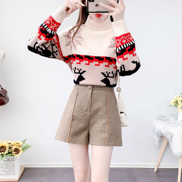 Kõrge kraega sviitri ja lühikeste pükstega komplekt