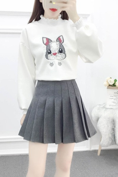 Naiste igapäevane komplekt tikandiga