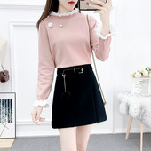 Комплект от пуловер с перла и пола с колан