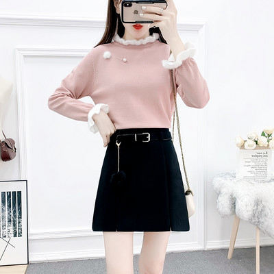 Комплект от пуловер с перла и пола с колан