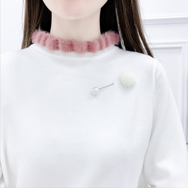 Комплект от пуловер с перла и пола с колан