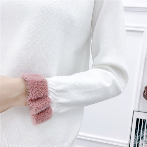 Комплект от пуловер с перла и пола с колан