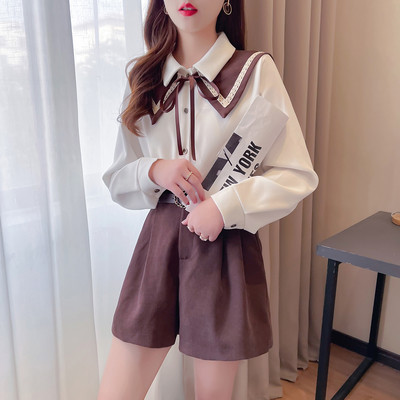 Γυναικεία casual πουκάμισο και σορτς σε καφέ χρώμα