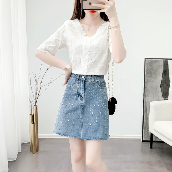 Pitsiline pluus ja lühike pärlitega teksaseelik