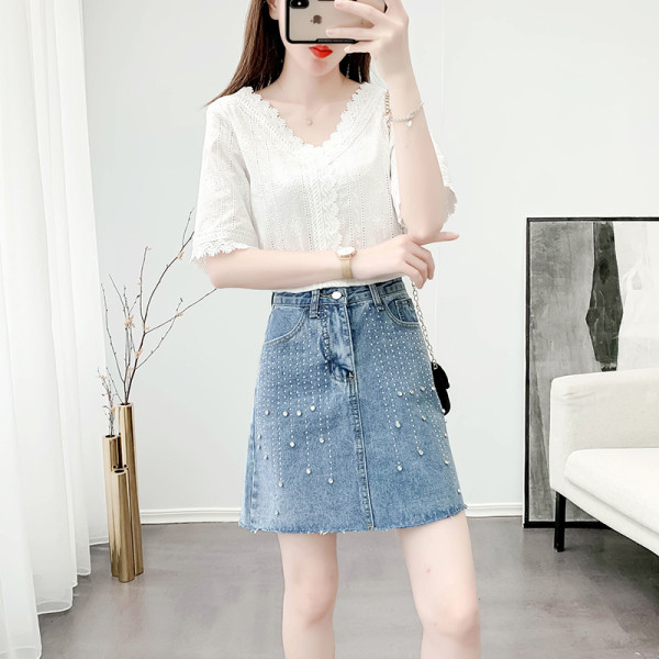 Pitsiline pluus ja lühike pärlitega teksaseelik