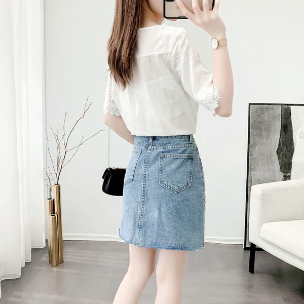 Pitsiline pluus ja lühike pärlitega teksaseelik