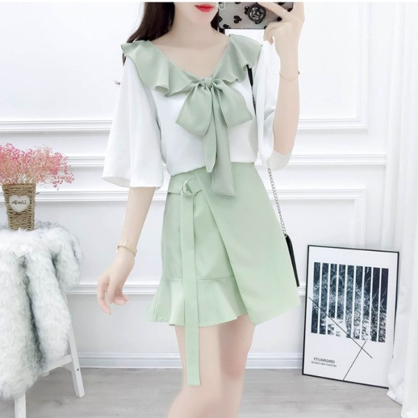 Комплект от дамска риза с 3/4 ръкав и пола 