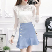 Модерен дамски комплект от дантелена блуза и пола