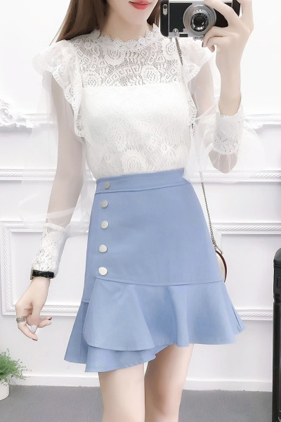 Модерен дамски комплект от дантелена блуза и пола