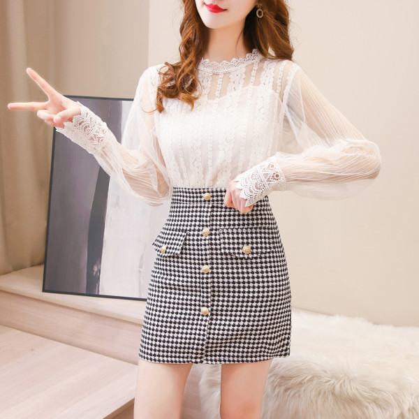 Naiste vabaaja pitsiga särgikomplekt ja kõrge vöökohaga ruuduline seelik