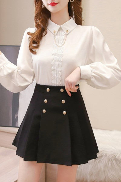 Naiste vabaaja komplekt, mis sisaldab särki ja plisseeritud seelikut