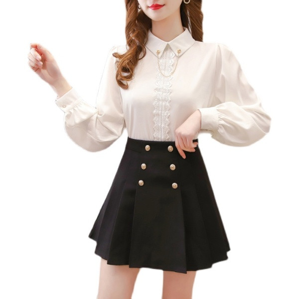 Naiste vabaaja komplekt, mis sisaldab särki ja plisseeritud seelikut