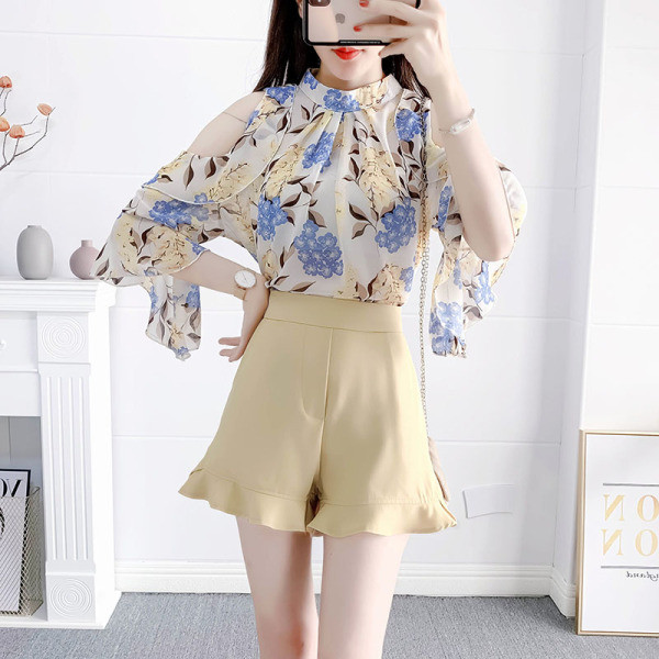 Lilletrükiga särgi ja lühikeste pükstega komplekt