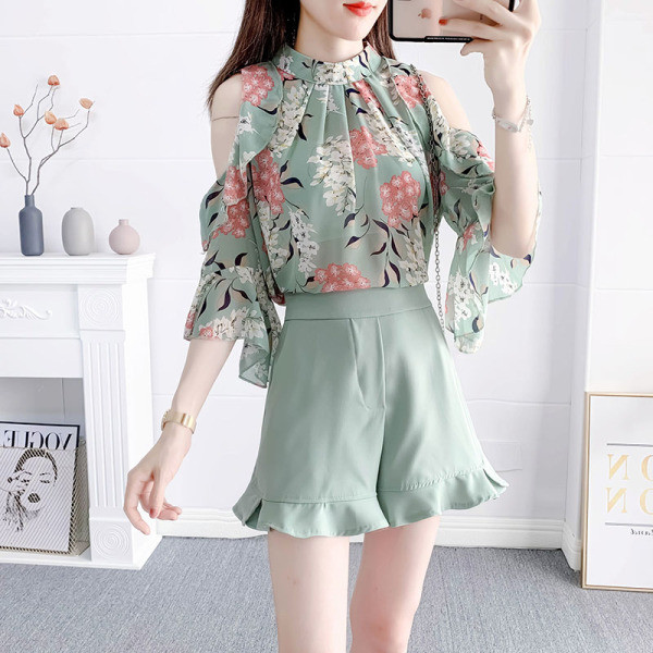 Lilletrükiga särgi ja lühikeste pükstega komplekt