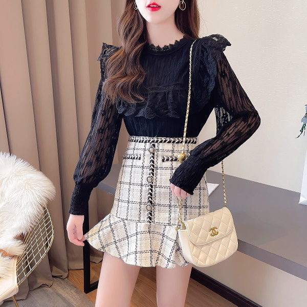 Ženski casual set od čipkaste košulje i karirane suknje