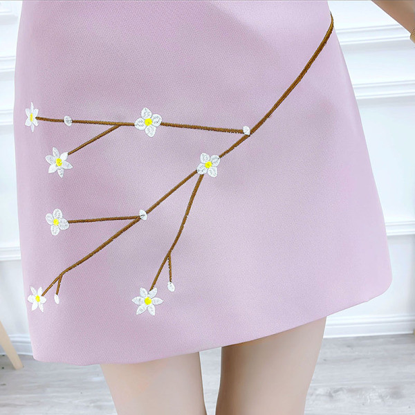 Μοντέρνο γυναικείο σετ -  πουκάμισο με στρογγυλή λαιμόκοψη και φούστα με υψηλή μέση