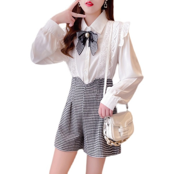 Sieviešu šortu komplekts un krekls ar lentīti