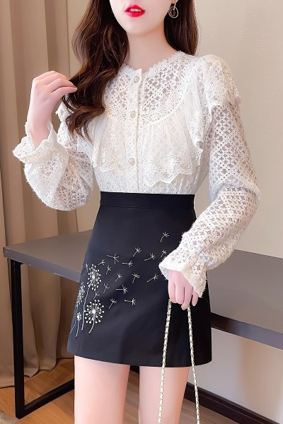 Aktuelan ženski komplet košulja i kratka suknja