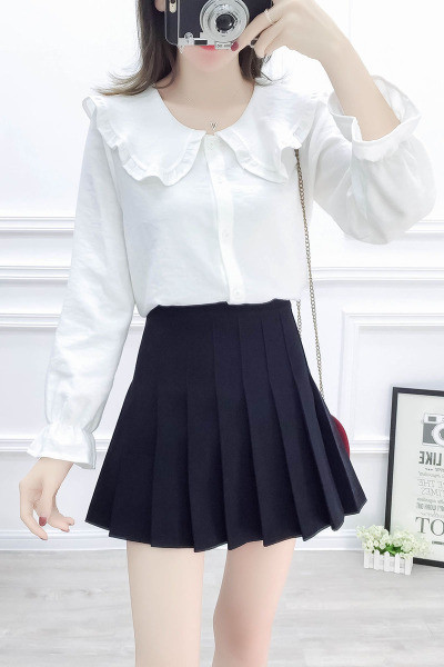 Σετ πλισέ φούστα και πουκάμισο σε λευκό χρώμα