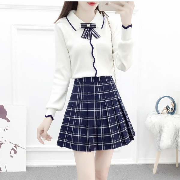 Naiste komplekt kahest osast - kampsun ja seelik