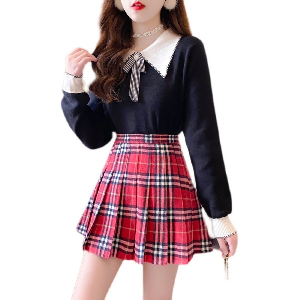 Naiste komplekt õhukesest plisseeritud seelikuga kampsunist