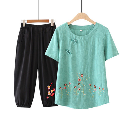 Ежедневен дамски комплект с бродерия