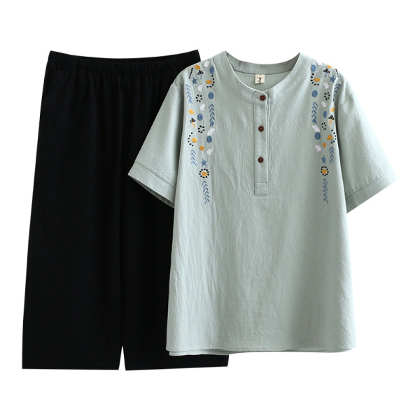 Naiste komplekt tikandite ja nööpidega