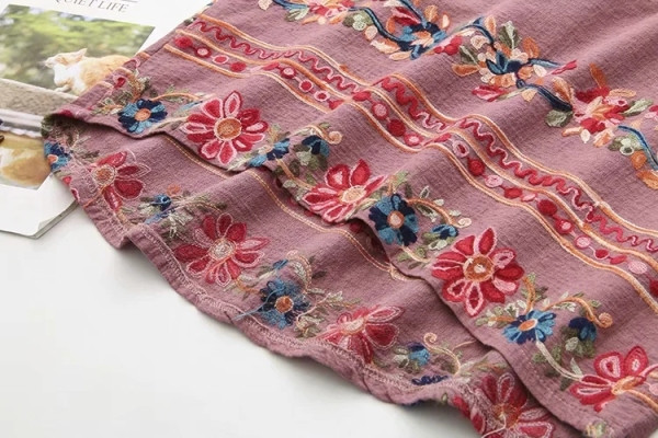 Дамски ежедневен комплект с бродерия до 5XL