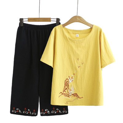 Καθημερινό γυναικείο σετ με κεντήματα κατάλληλα για το καλοκαίρι